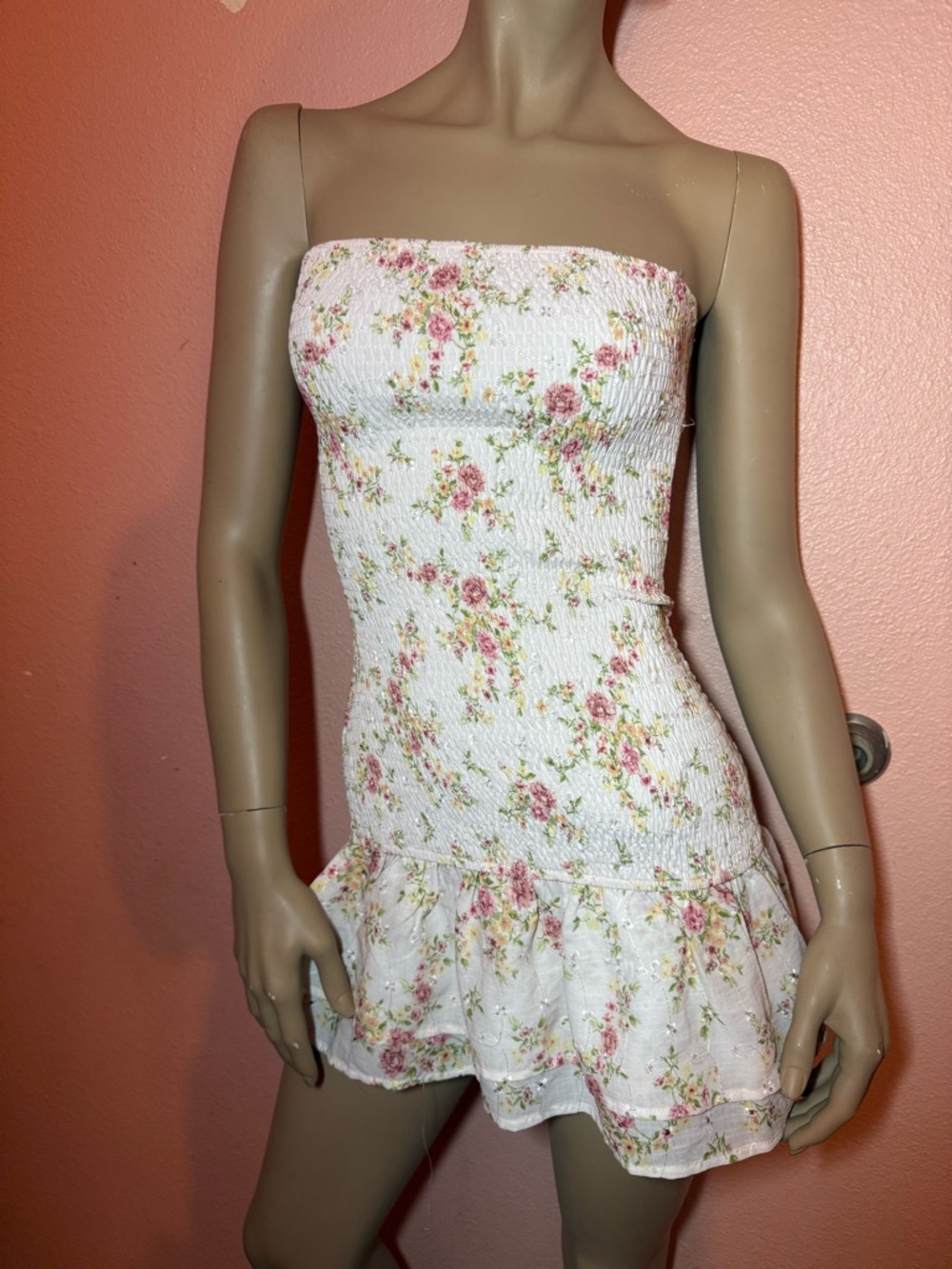 Windsor Pink Floral Smocked Strapless Mini Dress Ruffle Hem Size Small